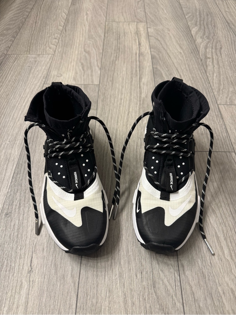 Nike huarache gripp black & white